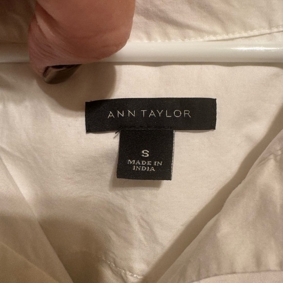 Ann Taylor Long Sleeve White Oversized Shirt Front Pockets Longer In Back Sz Sm - Picture 6 of 11